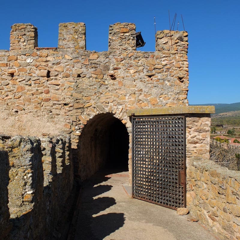 Buitrago de Lozoya - Medieval Walled Town with Castle, Picasso Museum & Natural Park in Madrid