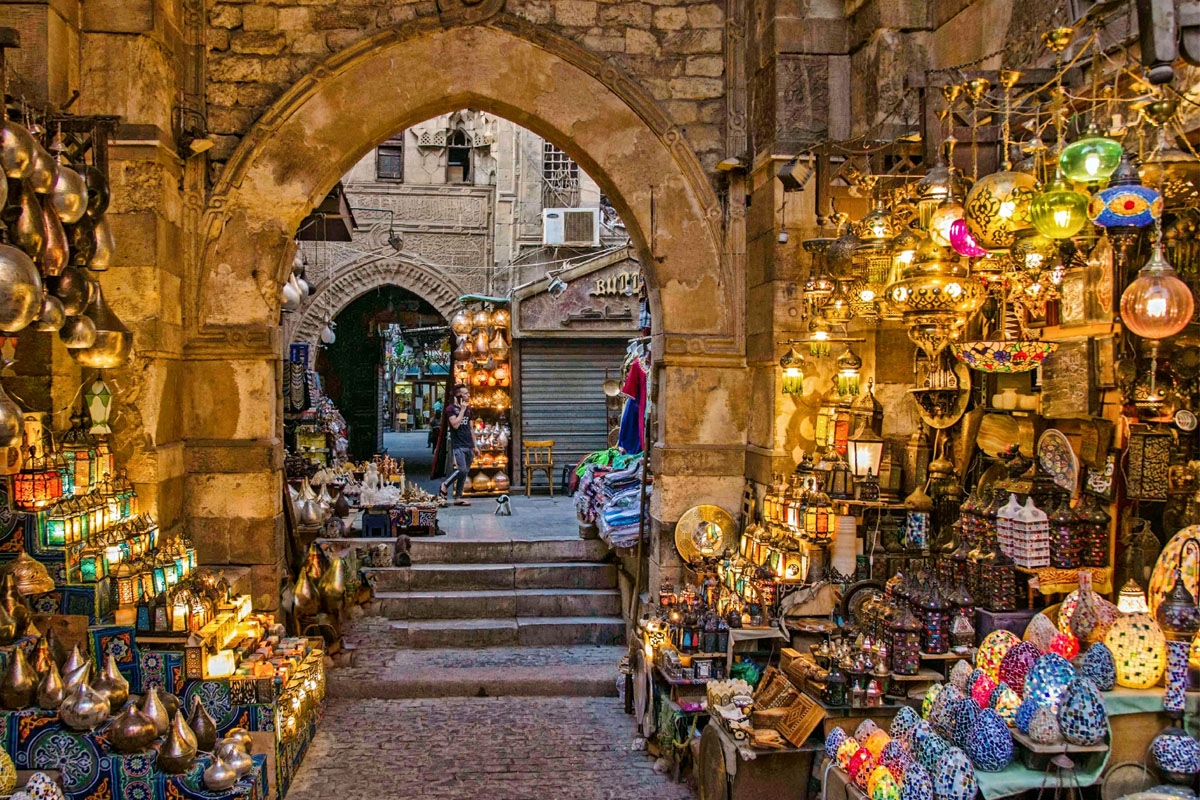 Khan El‑Khalili Bazaar & Al‑Hakim Mosque