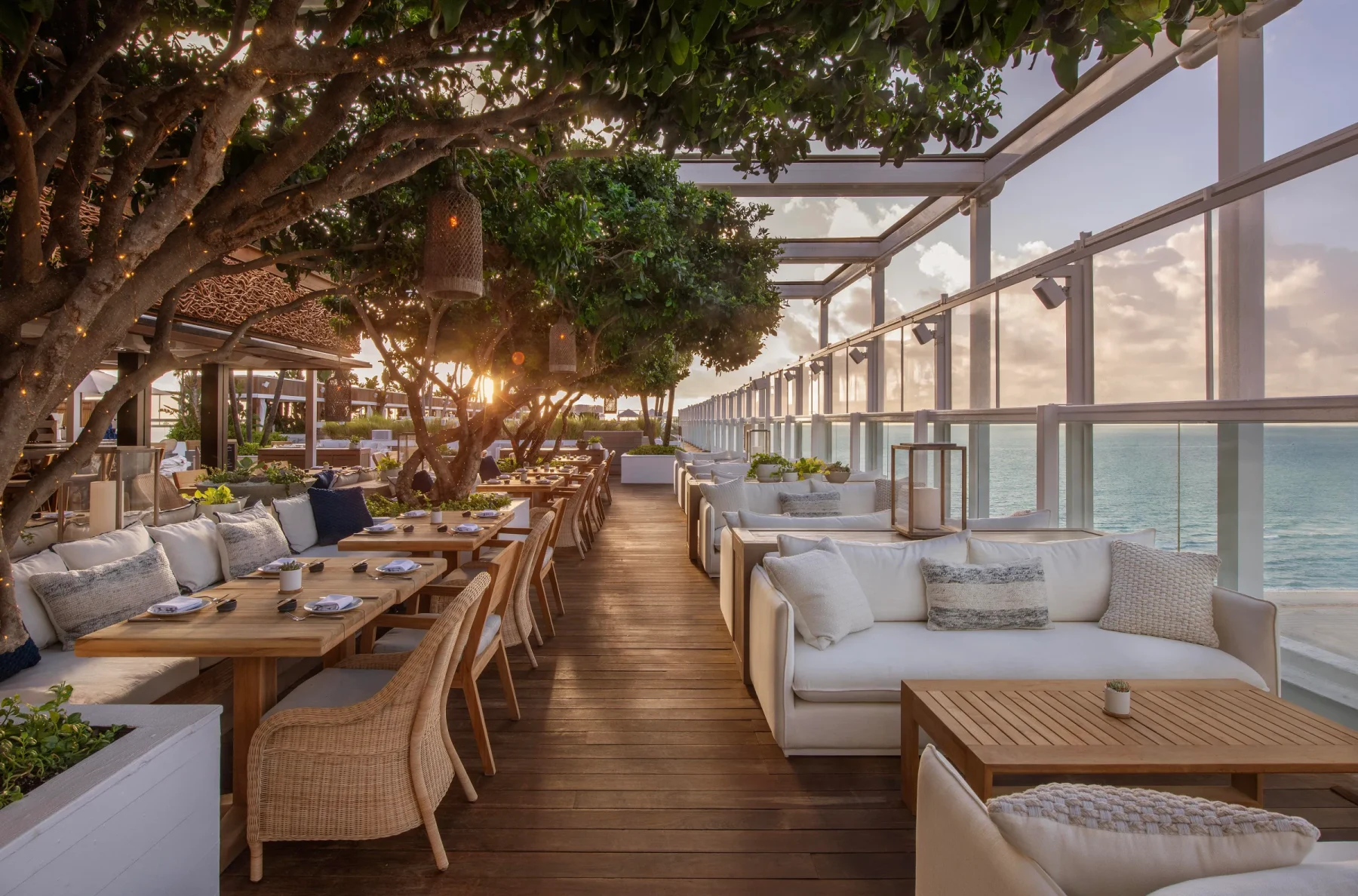 Miami Seafood Restaurant with Sunset Views
