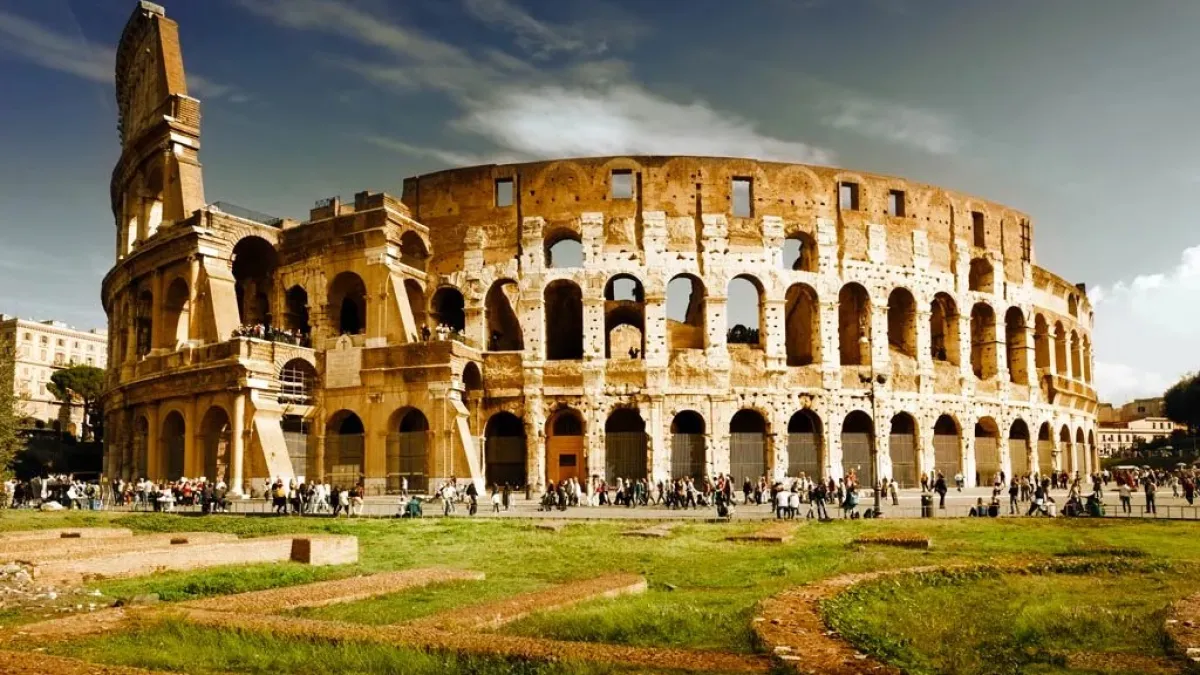 Colosseum & Roman Forum Archaeological Tour - Rome