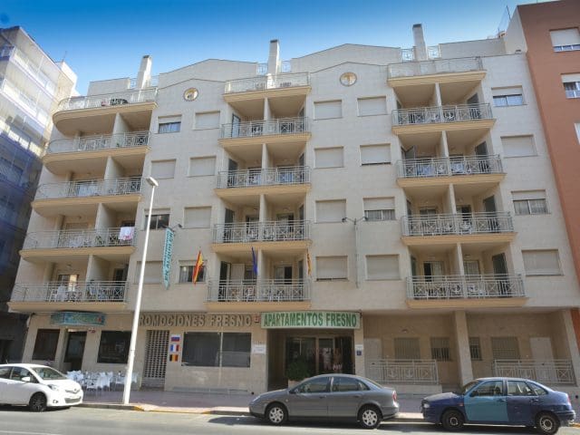 Apartamentos Turísticos Fresnos - Beachfront Stay in Torrevieja